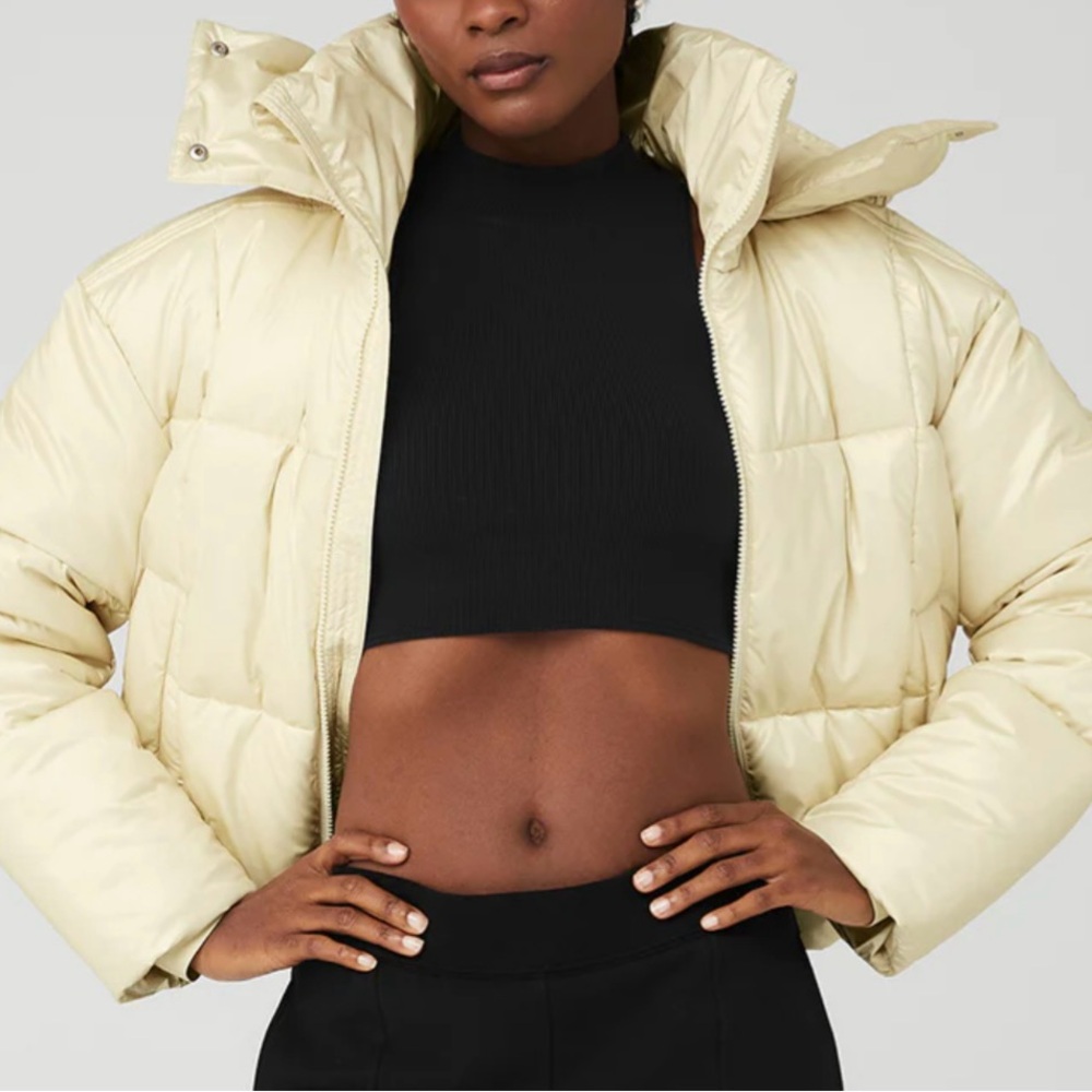 ALO Pearlized Pristine Puffer- M